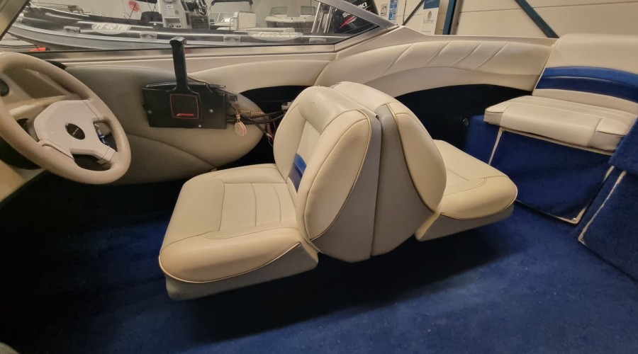 Campion Allante 485 CD met Mercury 40pk en trailer