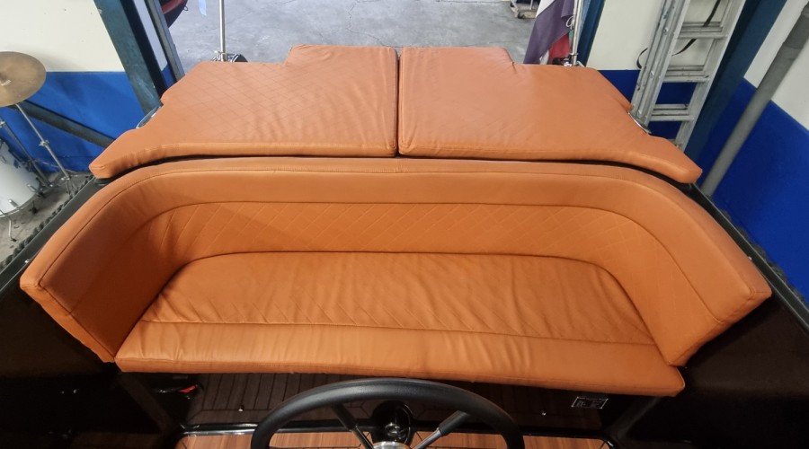 Schitterende en z&eacute;&eacute;r complete Maxima 600 Orange Edition