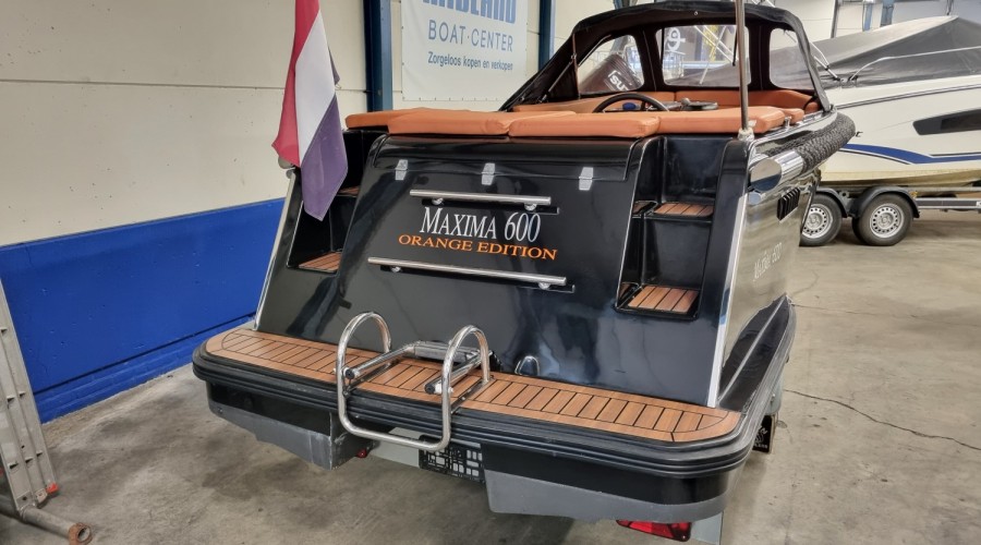 Schitterende en z&eacute;&eacute;r complete Maxima 600 Orange Edition