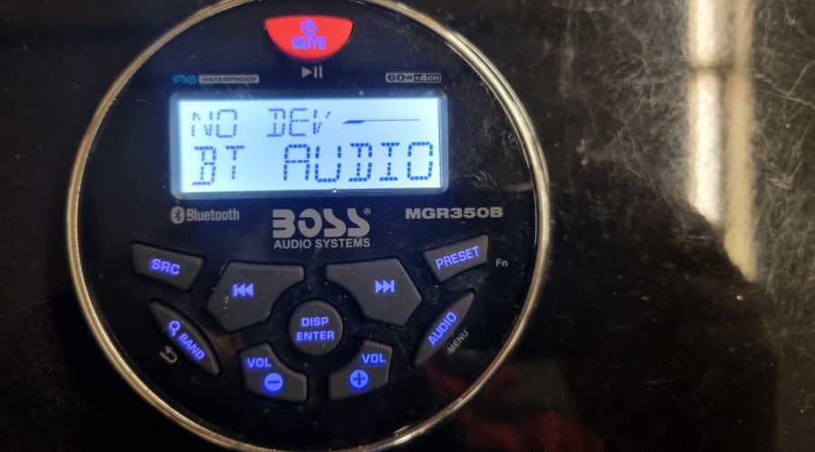 Schitterende en z&eacute;&eacute;r complete Maxima 600 Orange Edition