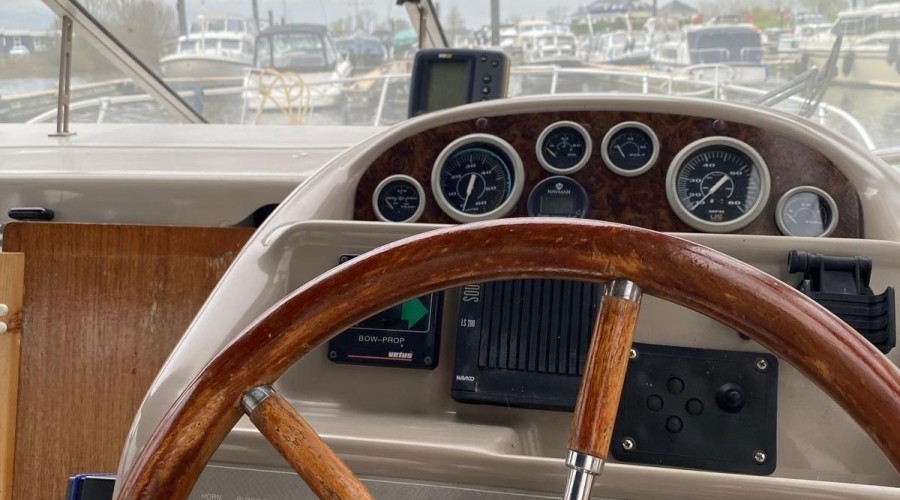 Bayliner 2855 (z&eacute;&eacute;r compleet)