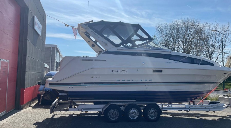 Bayliner 2855 (z&eacute;&eacute;r compleet)